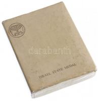 Izrael 1981. "Izrael Múzeum" kétoldalas, jelzett Ag emlékérem, peremen sorszám "2244&...