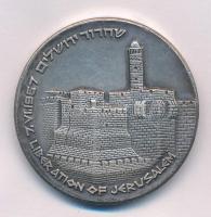 Izrael 1967. Jeruzsálem felszabadítása / Moshe Dayan - Yitzhak Rabin jelzett Ag emlékérem, peremen sorszám 04, tanúsítvánnyal, műanyag tokban (30,10g/0.999/35mm) T:1 Israel 1967. Liberation of Jerusalem / Moshe Dayan - Yithzak Rabin hallmarked Ag commemorative medallion, with 04 serial number on edge, in plastic case (30,10g/0.999/35mm) C:UNC
