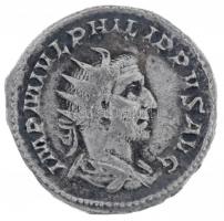 Római Birodalom / Róma / I. Philippus 244-247. Antoninianus Ag (3,85g) T:2,2- Roman Empire / Rome / Philip I 244-247. Antoninianus Ag IMP M IVL PHILIPPVS AVG / ROMAE AETERNAE (3,85g) C:XF,VF RIC IV 44.b
