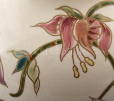 Zsolnay virág mintás fedeles váza. Kézzel festett, jelzett, gyártáskori mázrepedéssel 36 cm