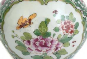 Kínai stílusú, tök alakú porcelán vázapár. XIX. századi Samson (Párizs) jelzéssel. Az egyik vázát a ...