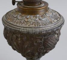 Petróleum lámpa. Spiáter, üveg burával  48 cm