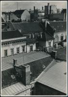 cca 1960 Háztetők, vintage fotó, 17,2x12 cm