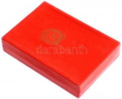 1952. "Kiváló Dolgozó" Rákosi-címeres, részben zománcozott, aranyozott kitüntető jelvény, ...