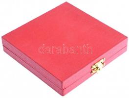 1988. "MHSZ (Magyar Honvédelmi Szövetség)" részben festett, aranyozott Br plakett, eredeti...