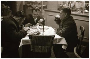 cca 1960 Budapest, Fehér Galamb vendéglő a várban, Kotnyek Antal (1921-1990) budapesti fotóriporter ...