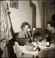 cca 1960 Budapest, Fehér Galamb vendéglő a várban, Kotnyek Antal (1921-1990) budapesti fotóriporter ...