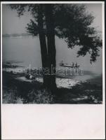 cca 1936 Budapest, Római-parti vasárnapi üdülők, Reich Péter Cornel hagyatékából, 3 db vintage fotó,...