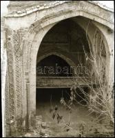 cca 1930 Utazás egzotikus tájakon, helyeken (tevekaraván, romok és műemlékek, stb...) további kutatá...