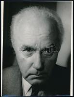 cca 1959 Uray Tivadar (1895-1962) Kossuth-díjas (1955) színművész portréja, Kotnyek Antal (1921-1990) budapesti fotóriporter hagyatékából jelzés nélküli vintage fotó, 23,8x18 cm