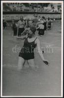cca 1941 Budapest, hullámfürdő, Rozgonyi felvétele, vintage fotó, 17,8x11,4 cm