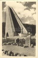 1954 Dukla, Národny pomník hrdinov / National Monument to the Heroes (EK)
