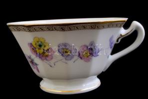 Haas & Czjczek egy személyes reggeliző készlet teás csészével. Részben kézzel festett, jelzett, ...