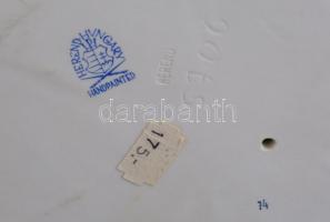 Herendi nagy méretű fésülködő akt. Formaterv: Lux Elek. Kézzel festett, jelzett, hibátlan. m: 38 cm