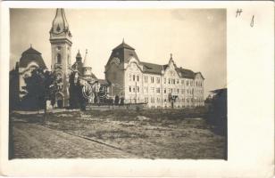 Temesvár, Timisoara; Kegyes tanítórendi főgimnázium a templommal / grammar school, church. photo (EK)