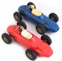 2 db retro Ites csehszlovák játék verseny autó, műanyag, kopásnyomokkal, jelzés nélkül, h: 13 cm