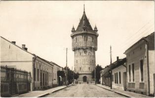 Turnu Severin, Szörényvár; Víztorony / Castelul de Apa / water tower, street view