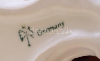 Ens porcelán rózsák, kézzel festett, jelzett, egyiken kis lepattanással, 16x6 cm