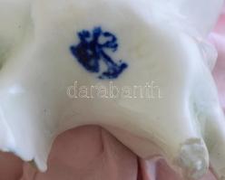 Herendi porcelán virág. Kézzel festett, jelzett, kis lepattanásokkal 8x7 cm