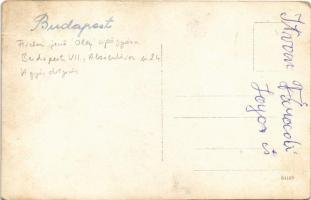 Budapest VII. Fischer Jenő "Olly" cipő gyára, dolgozók csoportképe. Alsó erdősor utca 24. ...