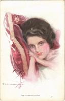 The Favorite Pillow. Lady art postcard. Reinthal & Newman Pubs. No. 613. s: Harrison Fisher (EK)