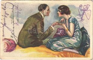 1922 Romantic couple, Italian lady art postcard. 621-4. s: Bompard (kopott sarkak / worn corners)