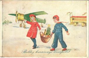 1939 Boldog karácsonyi ünnepeket! / Christmas greeting art postcard, Hungarian flags, pilot s: Bacsa J. (EK)
