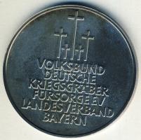 NSZK DN "Katonasírok gondozásáért" Ag emlékérem 24,6g T:1 Eredeti díszdobozban.