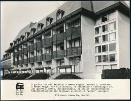 cca 1980-1990 Gyulai építkezések, Építésügyi Tájékoztatási Központ, 3 db fotó, 17×23 cm