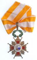 Spanyolország 1938-1975. Katolikus Izabella-rend parancsnoki keresztje aranyozott, zománcozott kitüntetés nyakszalaggal, jelzetlen, eredeti gyártói CONDECORATIONES JOYERIA CEJALVO CRUZ, 5 MADRID dísztokban (75x57mm) T:1- Spain 1938-1975. Order of Isabella the Catholic Commanders Cross gold plated and enamelled decoration, unmarked, with neck ribbon, in original CONDECORATIONES JOYERIA CEJALVO CRUZ, 5 MADRID case (75x57mm) C:AU