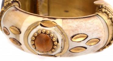 Réz-csont karkötő, ametiszt és achát kövekkel, d: 7 cm