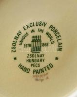 Zsolnay virág mintás áttört kaspó. Kézzel festett, jelzett (Varga M.), mázrepedésekkel. d:19 m: 17 c...