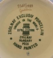 Zsolnay virág mintás váza. Kézzel festett, jelzett (Gadánné), hibátlan  m:27  cm