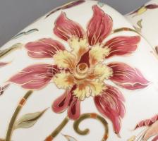 Zsolnay virág mintás nagy méretű padló váza. Kézzel festett, jelzett (Kocsis Hajnalka), alján egy ké...