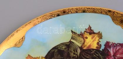 Hollóházi porcelán dísztál Faragó Miklós (1947- ) álta l tervezett: A négy évszak - Ősz dekorral. Li...