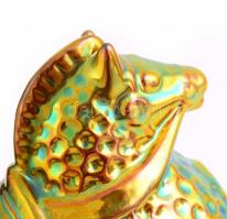 Zsolnay lovacska, eozin mázas, (tervező Nádor Judit), talpán kis máz kopás, m:14 cm, h:16 cm