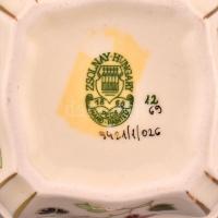 Zsolnay pillangómintás porcelán bonbonier, kézzel festett, jelzett, kis kopásokkal, 5x7,5x7,5 cm