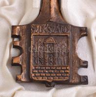 Szekszárd város kulcsa. Díszpolgári kitüntetés, jelzés nélküli, zsűrizett bronz iparművész alkotás d...