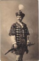 Díszmagyarba öltözött nemes férfi / Ungarische Magnatentracht / Hungarian nobleman. photo (EB)