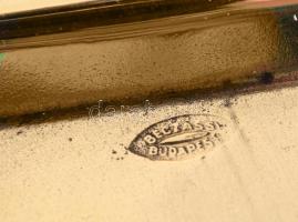 Réz tálca, "BECZÁSSY-BUDAPEST" jelzéssel, kis kopásokkal, 23x14 cm + hozzáillő 3 db talpas...