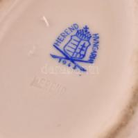 Herendi petrezselyem mintás porcelán tojás. Kézzel festett, jelzett, apró lepattanással. 13,5x10 cm