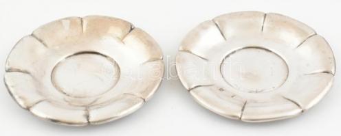 Masszív ezüst (Ag) poháralátétek 6 tálkák 2 db. Jelzett, mesterjegyes 160 g, d: 11 cm