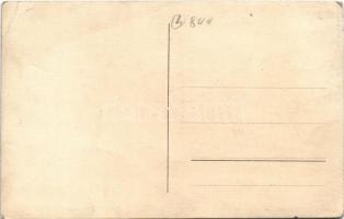 1917 Borsfa, kislányok télen. photo (EK)