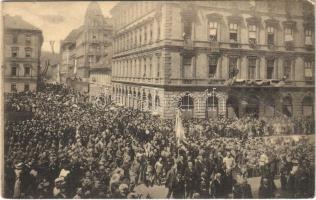 1915 Budapest V. Szent István tér, Katolikus Népszövetség könyörgő körmenete a Bazilika előtt. Katholikus Charitás javára (EK)