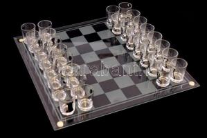 Üveg röviditalos sakk készlet, eredeti dobozában, kis kopásokkal, 35x35 cm