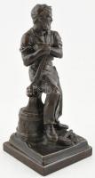 Kovács szobor, bronzírozott spiáter, műkő talapzaton, jelzés nélkül, a talapzaton kis lepattanással,...