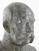 Damkó József (1872-1955): Ferenc József magyar király és osztrák császár mellszobra kitüntetésekkel,...