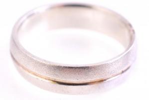 Ezüst(Ag) karikagyűrű, jelzett, méret: 55 nettó: 4,23 g
