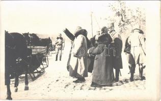 Első világháborús osztrák-magyar  katonák, lószánon közlekedés a hideg télben / WWI K.u.K. military, soldiers, horse-drawn sleds in cold winter. photo