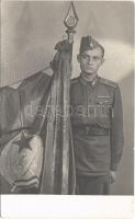 1953 Budapest, Honvéd Bem Légvédelmi Tüzér Tiszti Iskola Parancsnokságának katonája. A kiképzésen elért kiváló eredményért. photo